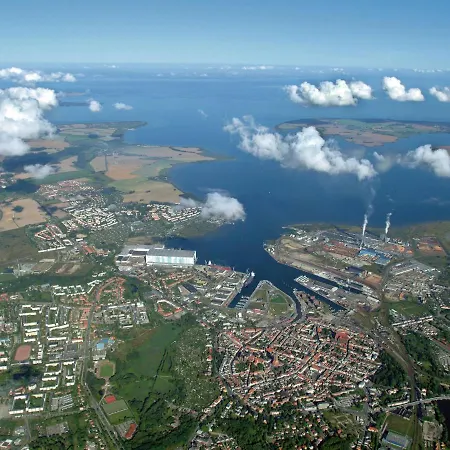 Apartment With Terrace Near The Baltic Sea * Wahrstorf (Nordwestmecklenburg)